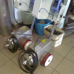 Portable centrifugal pumps with opened impeller