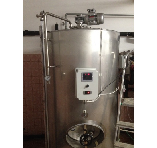 Homogenizer tank for beverage production
