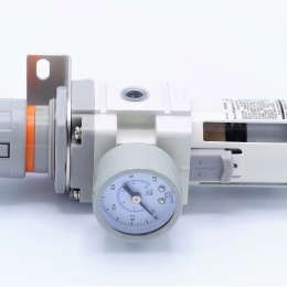 Filter with pressure reducing valve and a protective basket G 1/4"