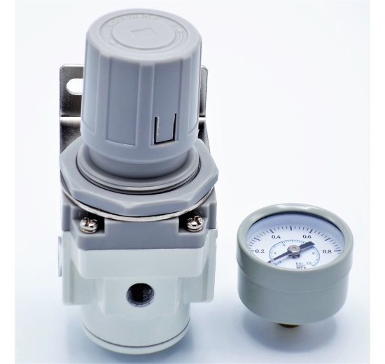 device for regulating the air pressure