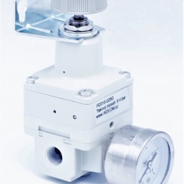 Reducing valve with fine regulation