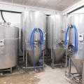 Bunging apparatus on brewing tanks