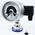 Stainless steel manometer with electrical contacts and separating membrane-clamp, dial 100 mm