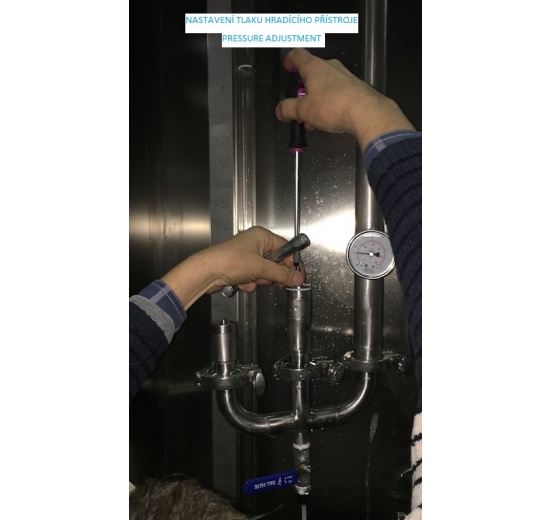 Bunging apparatur for brewing