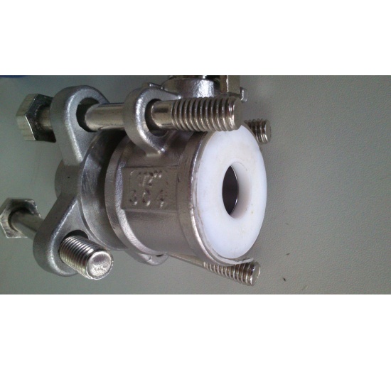 Stainless ball valve with full bore, three- pieced, threaded
