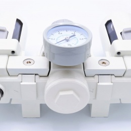 Combined units for compressed air treatment