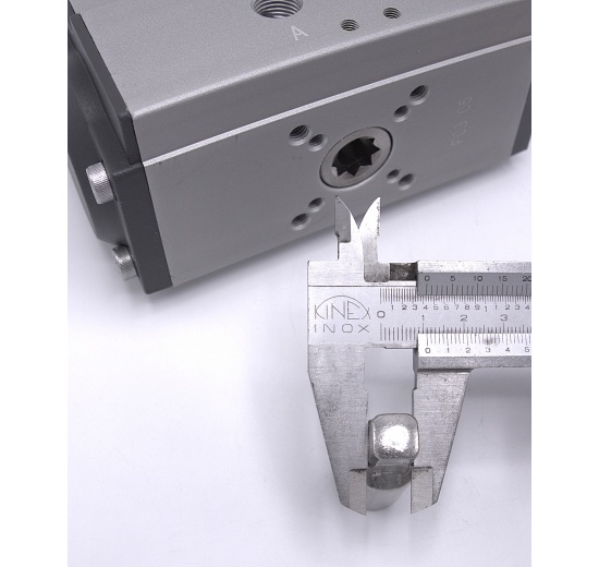 Coupler For Pneumatic Actuator for Stainless ball valve, 2- pieced with mounting plate for actuator 8x8 mm