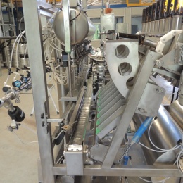 Automatic filling machine (bottle spraying + filling bottles with a drink)