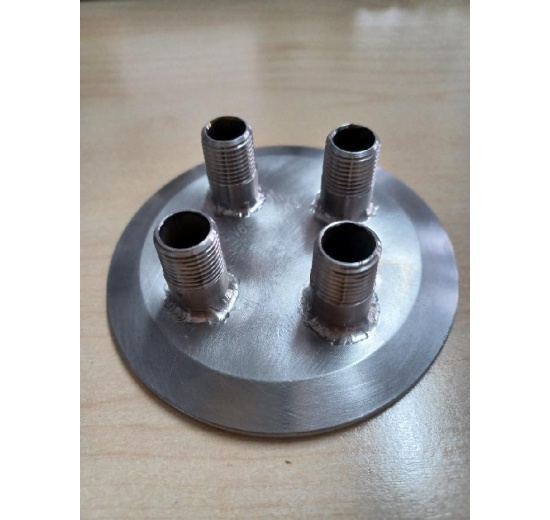 End cap with nipples