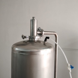 Equipment for Carbonating Beverages