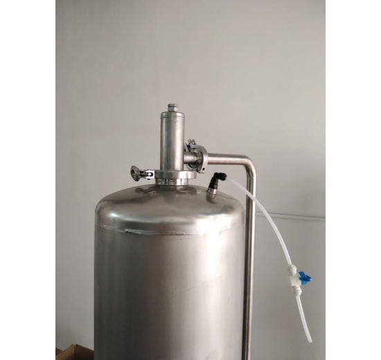 Equipment for Carbonating Beverages
