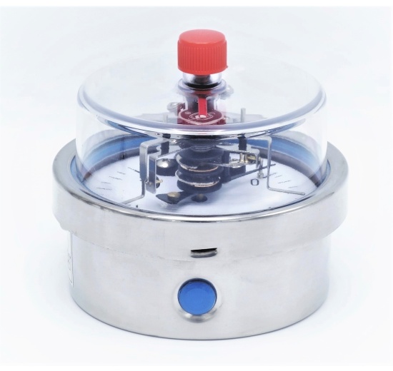 Stainless steel pressure gauge with electrical contacts