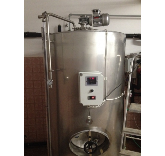Homogenizer tank for beverage production