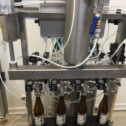 movable filling machine for beverages