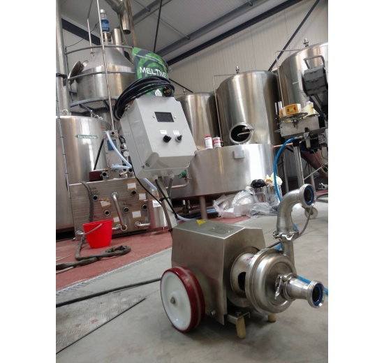 Portable centrifugal pumps with opened impeller